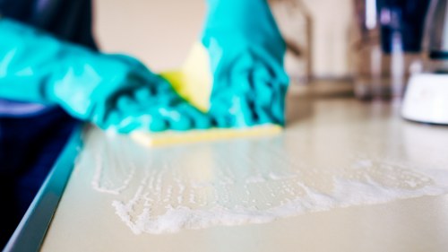Deep cleaning support for a kitchen in Enfield